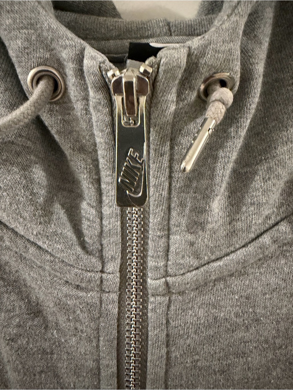 Nike Manchester United hooded sweatshirt from the 2011-12 season - Picture 4 of 10